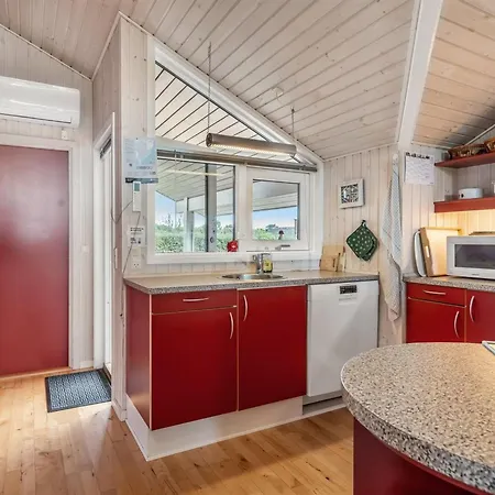 Thorben - 350m From The Sea By Interhome *